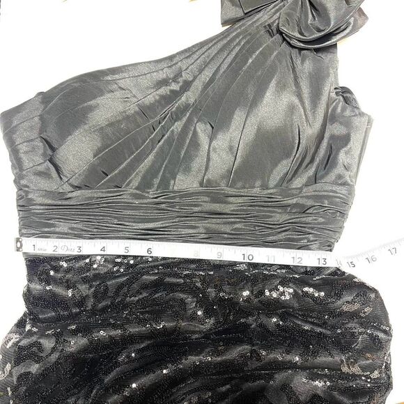 Tony Bowls One Shoulder Bow Sequins Fit and Flare Gown in Black 10 - Picture 14 of 15